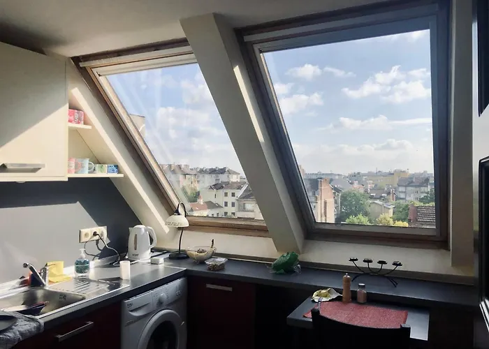 Cosy Rooftop In Center