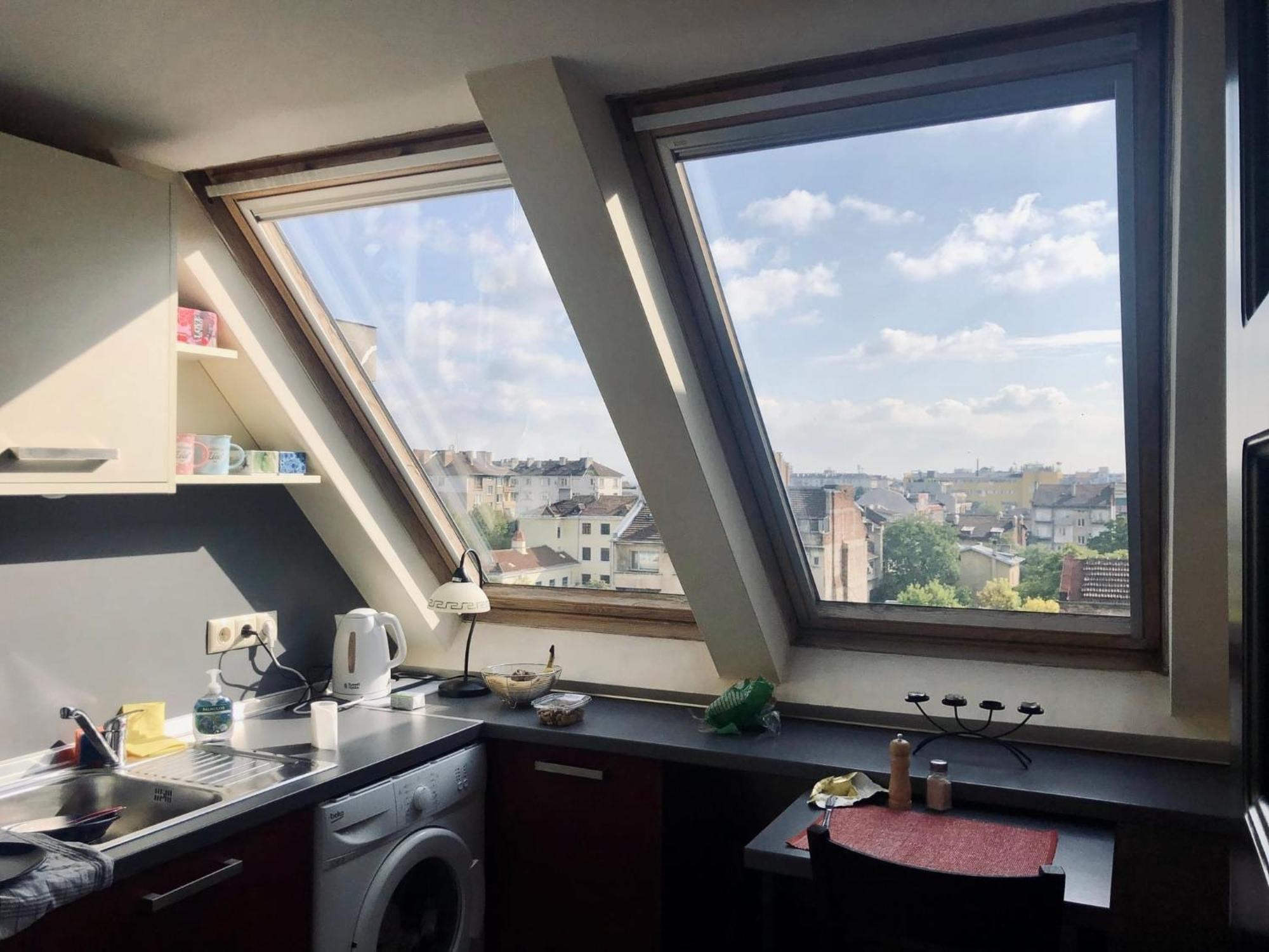 Apartment Cosy Rooftop In Center